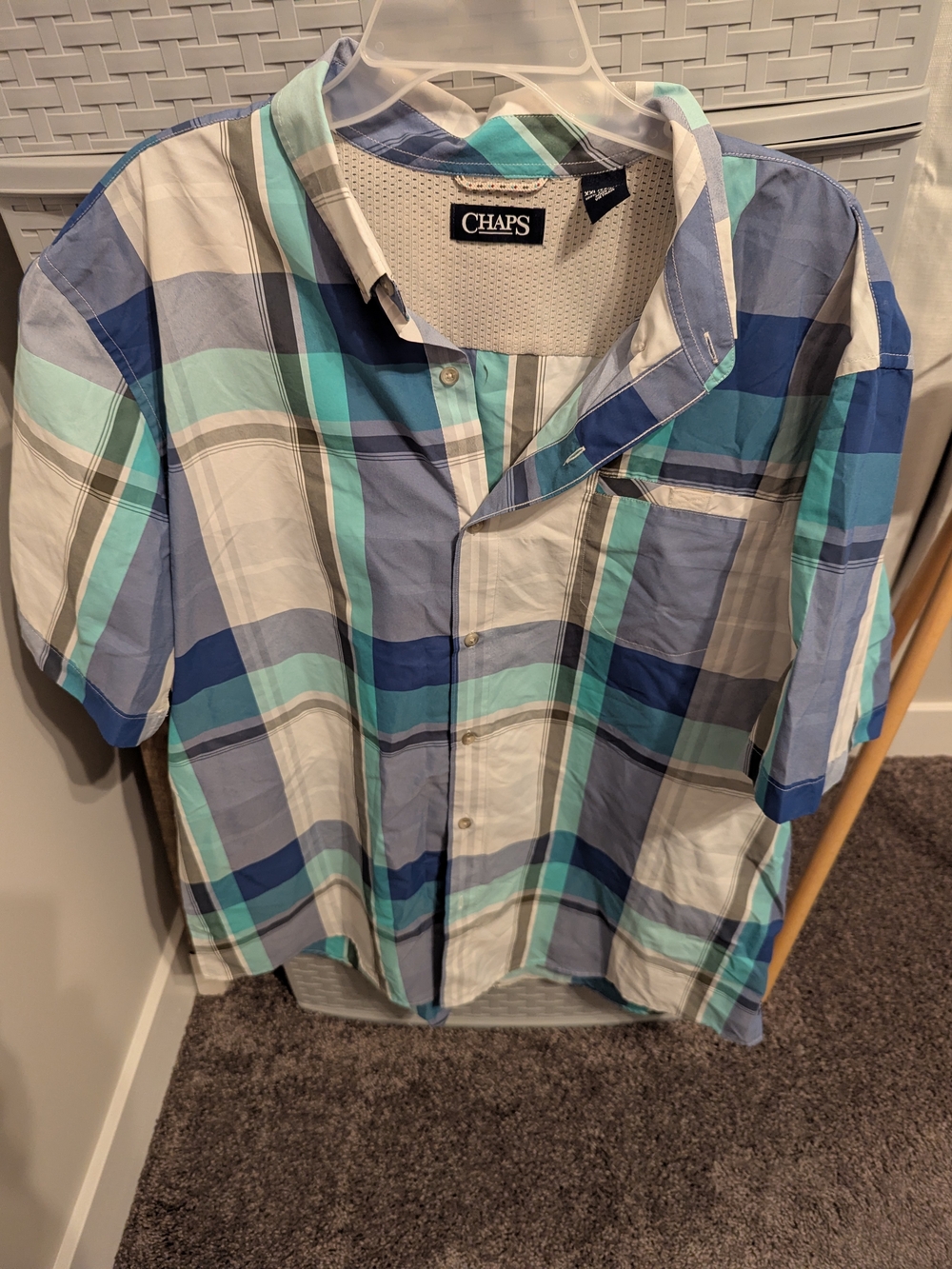 Chaps Men's Aqua, Blue & White Plaid Short-Sleeve Button-Down Shirt